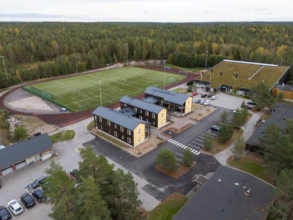 Solvalla nya campusbyggnad fotade uppifrån med drönare.